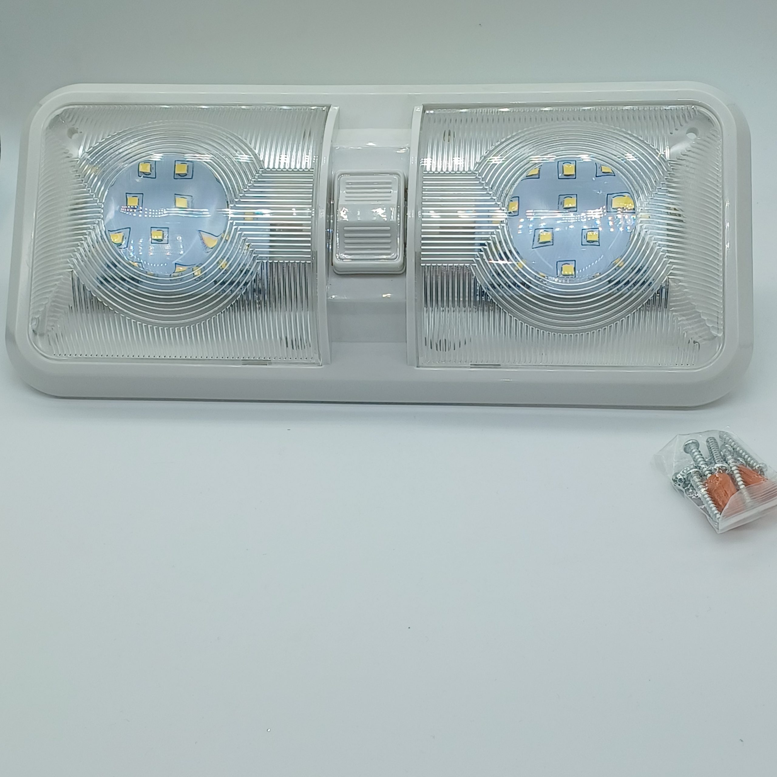 Plafonnier LED avec interrupteur